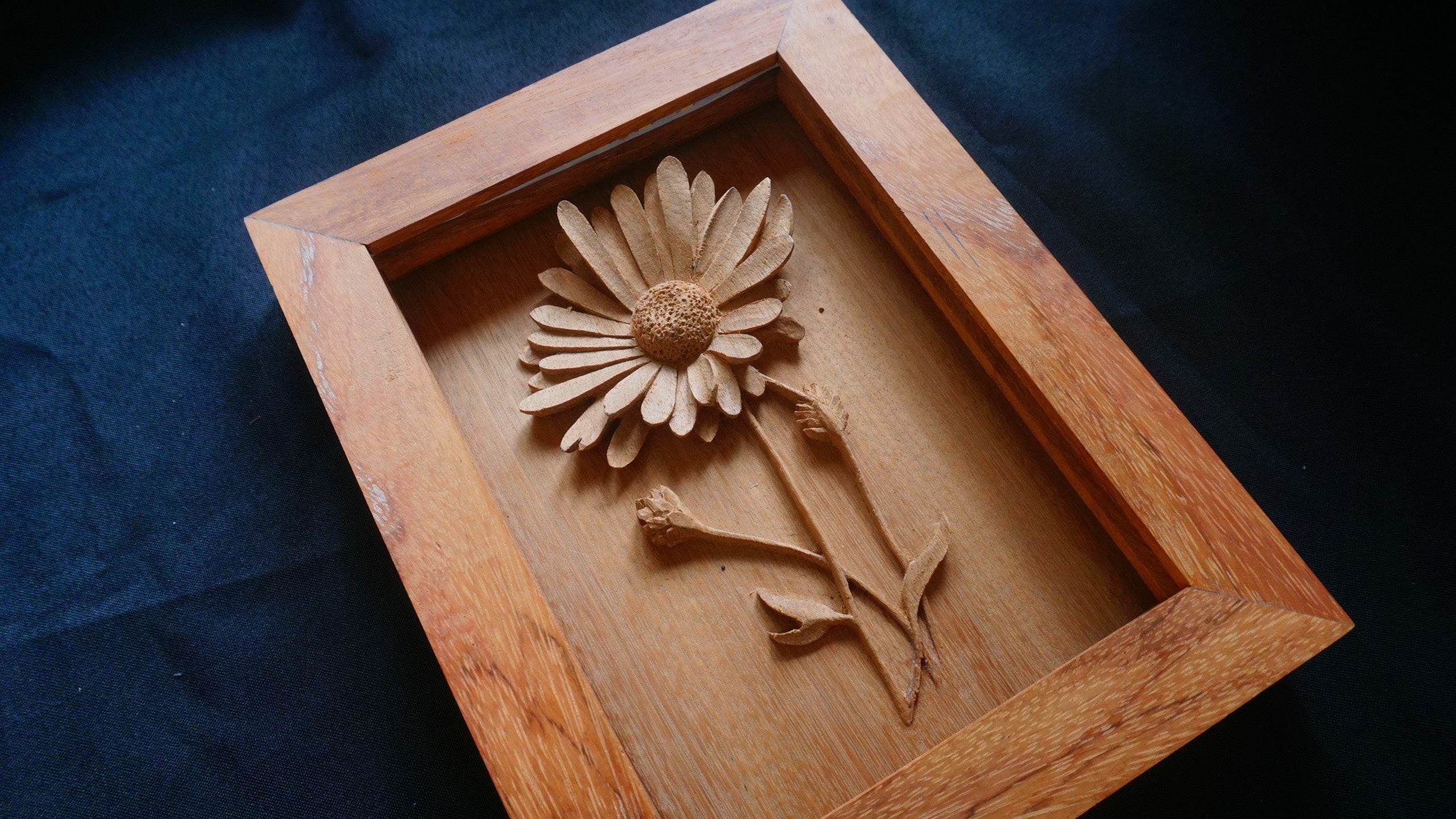 Daisy Flower wood Carving