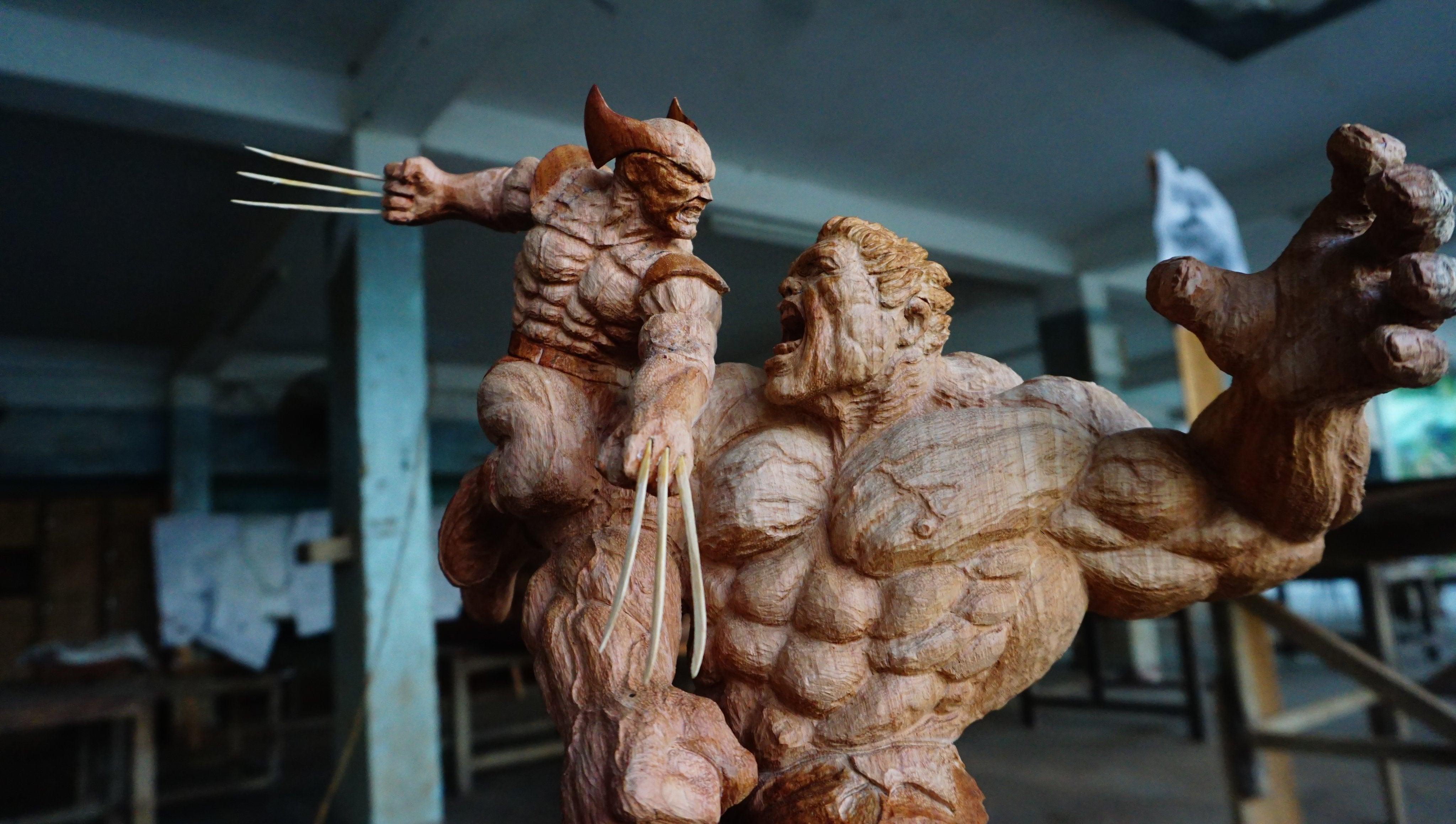 Hulk vs Wolverine - Wood Carving [Limited] - Woodart Vietnam 