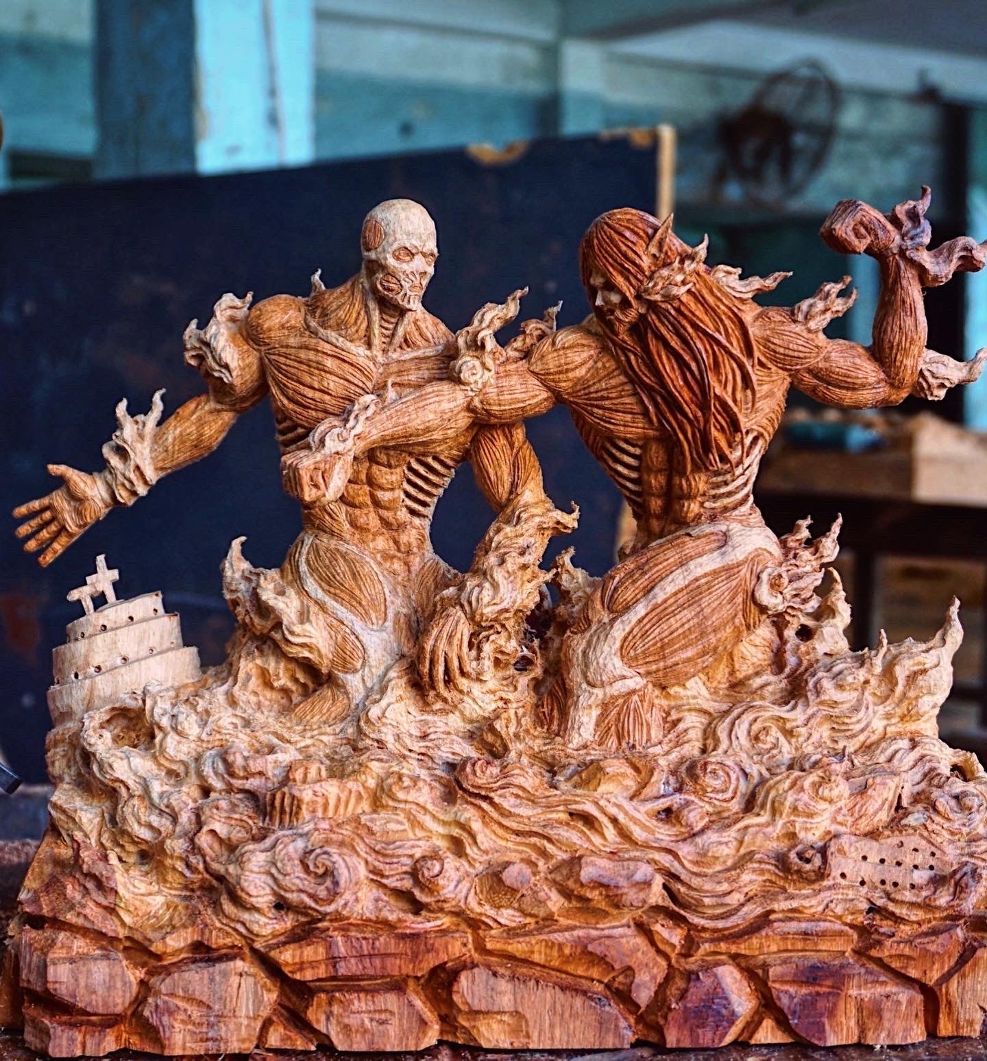 Eren vs Armin Colossal Titan - Wood Carving - Woodart Vietnam