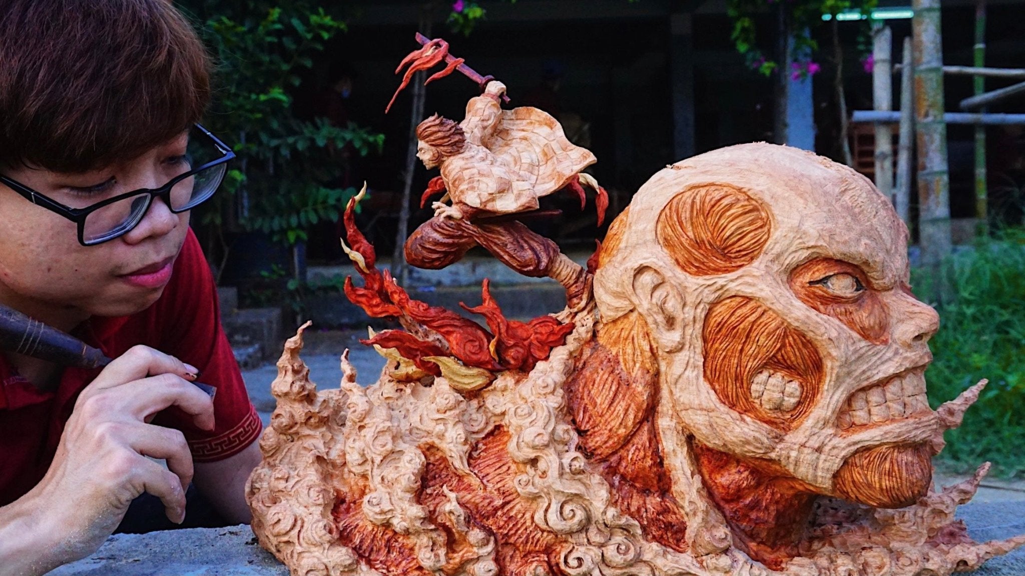 Tanjiro destroyed Colossal Titan Figure wood Carving - Woodart Vietnam