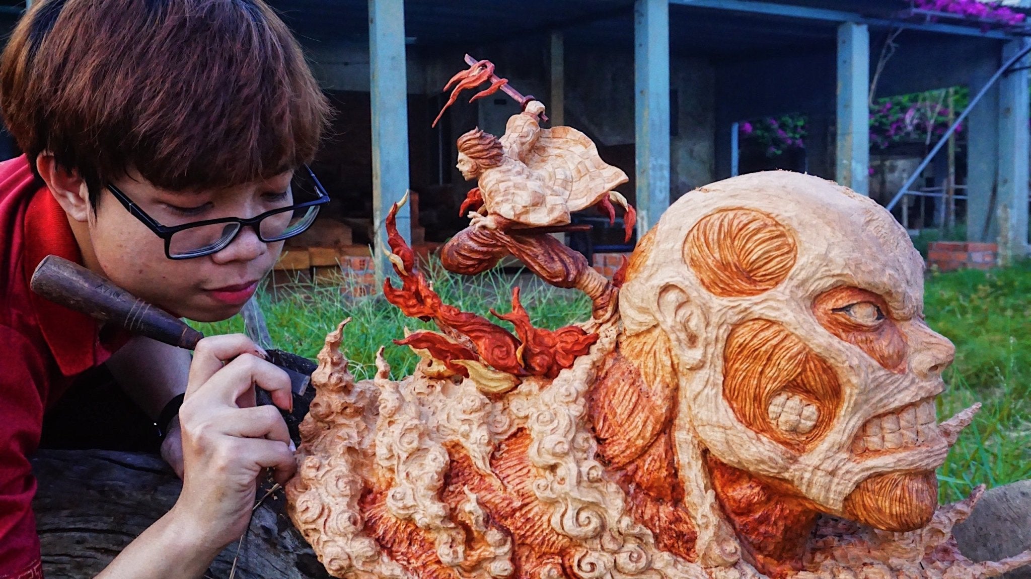 Tanjiro destroyed Colossal Titan Figure wood Carving - Woodart Vietnam