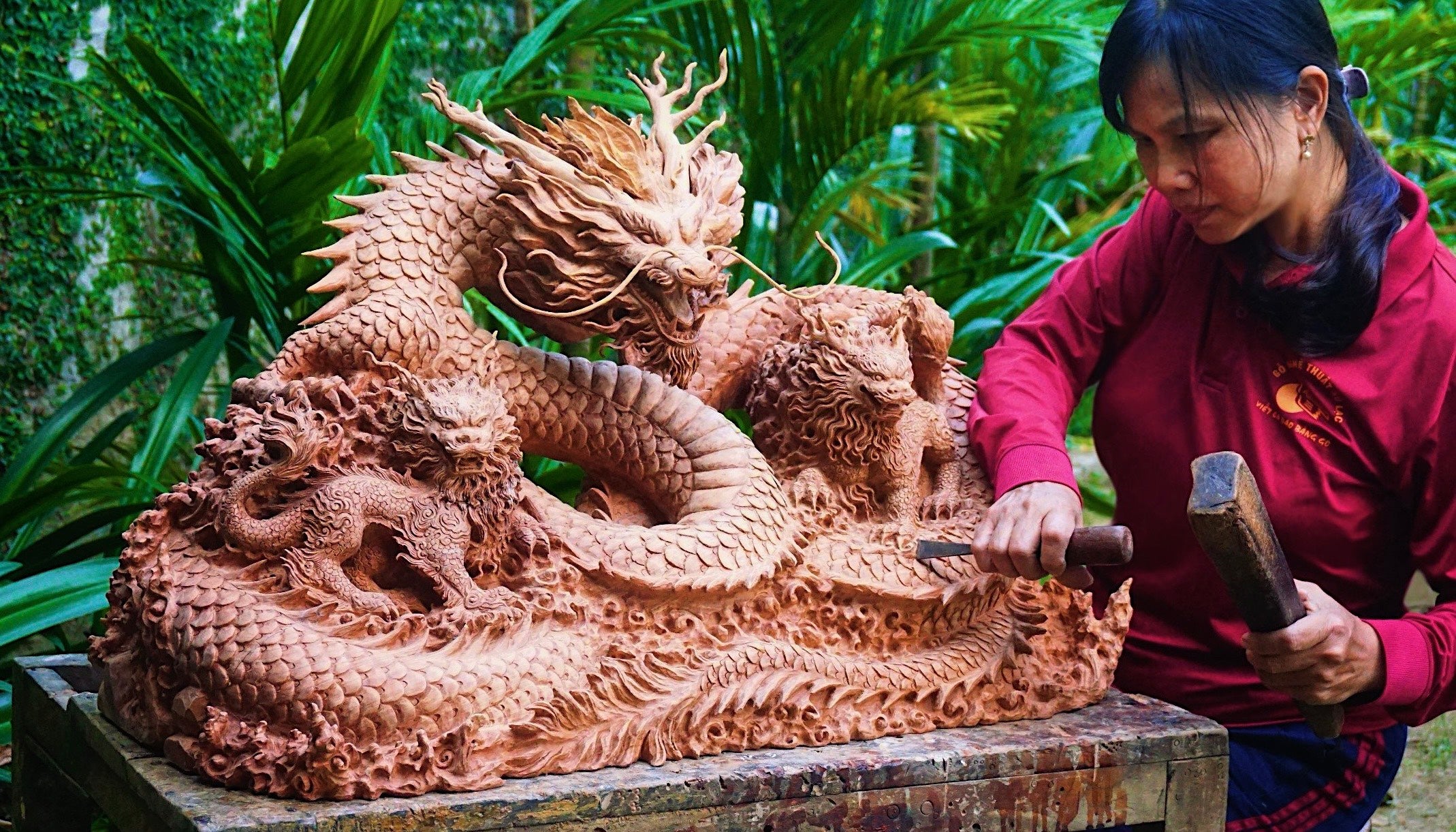dragon-wood-carving