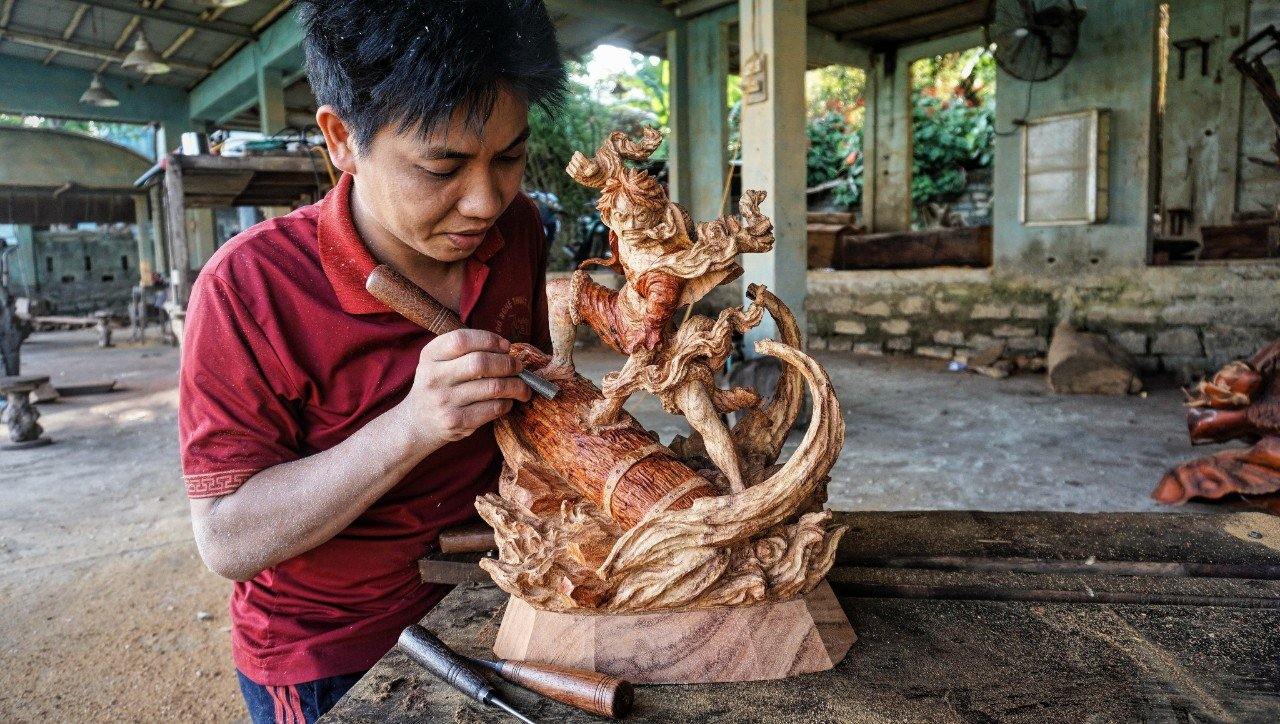 Luffy Figure Wood Carving - Wooden statue - Woodart Vietnam 