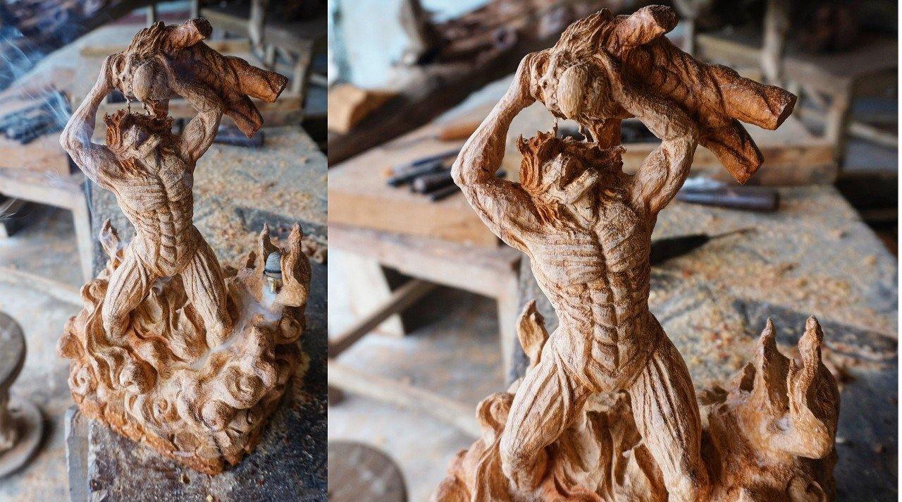Eren vs Jaw Titan - Figure Wood Carving -Eating Warhammer Titan - Woodart Vietnam 