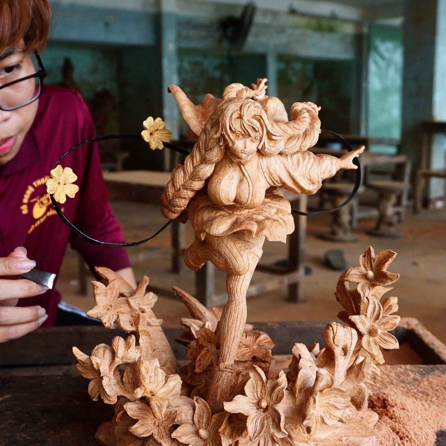 Mitsuri figure Wood Carving - Demon Slayer - Kimetsu no Yaiba - Woodart Vietnam 