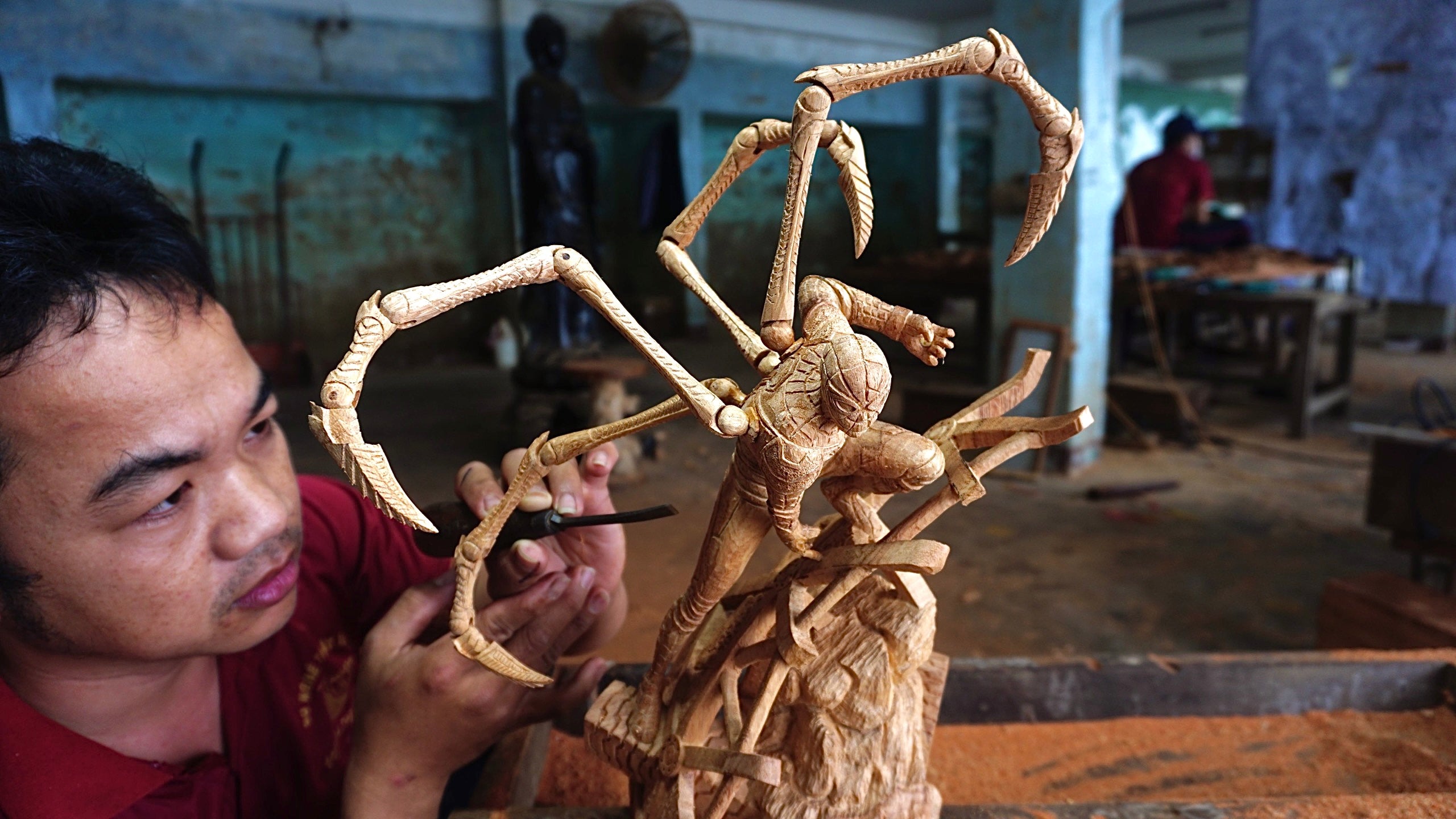 Iron Spider-Man Figure - Wood Carving - Woodart Vietnam 