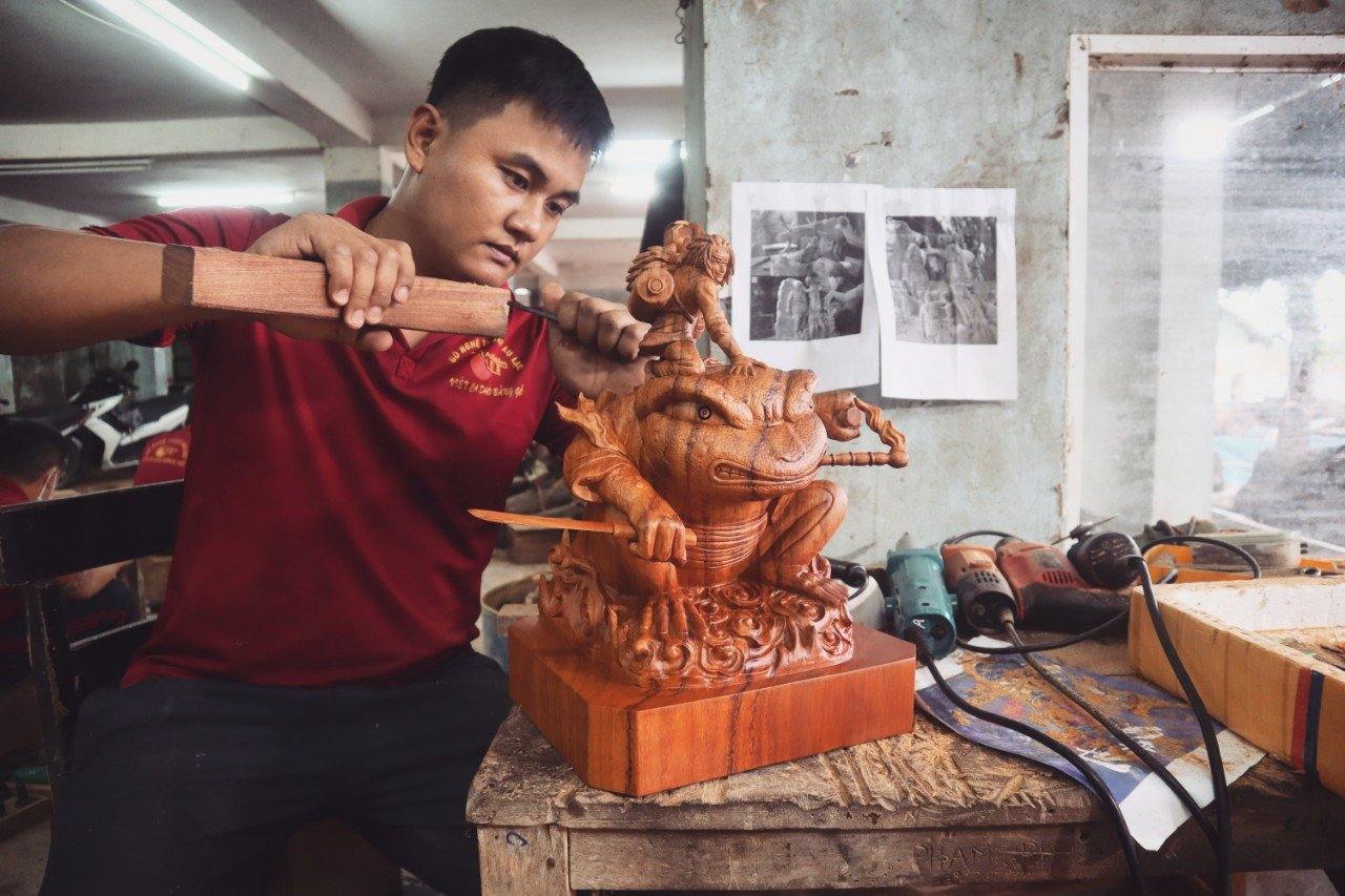 Jiraiya Figure Wooden Sculpture - Woodart Vietnam