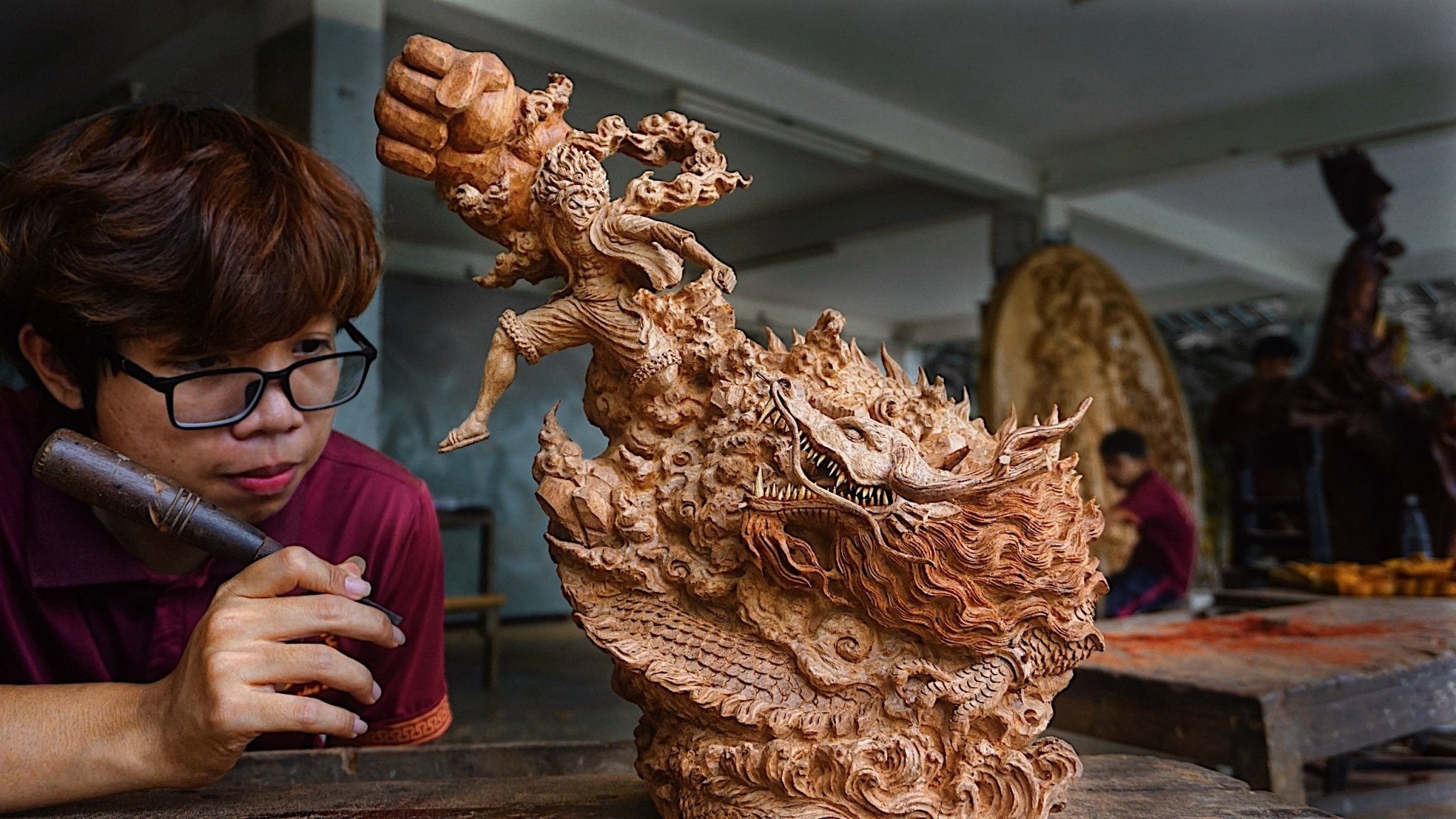 Luffy Gear 5 vs Kaido Figure Wood Carving - Woodart Vietnam