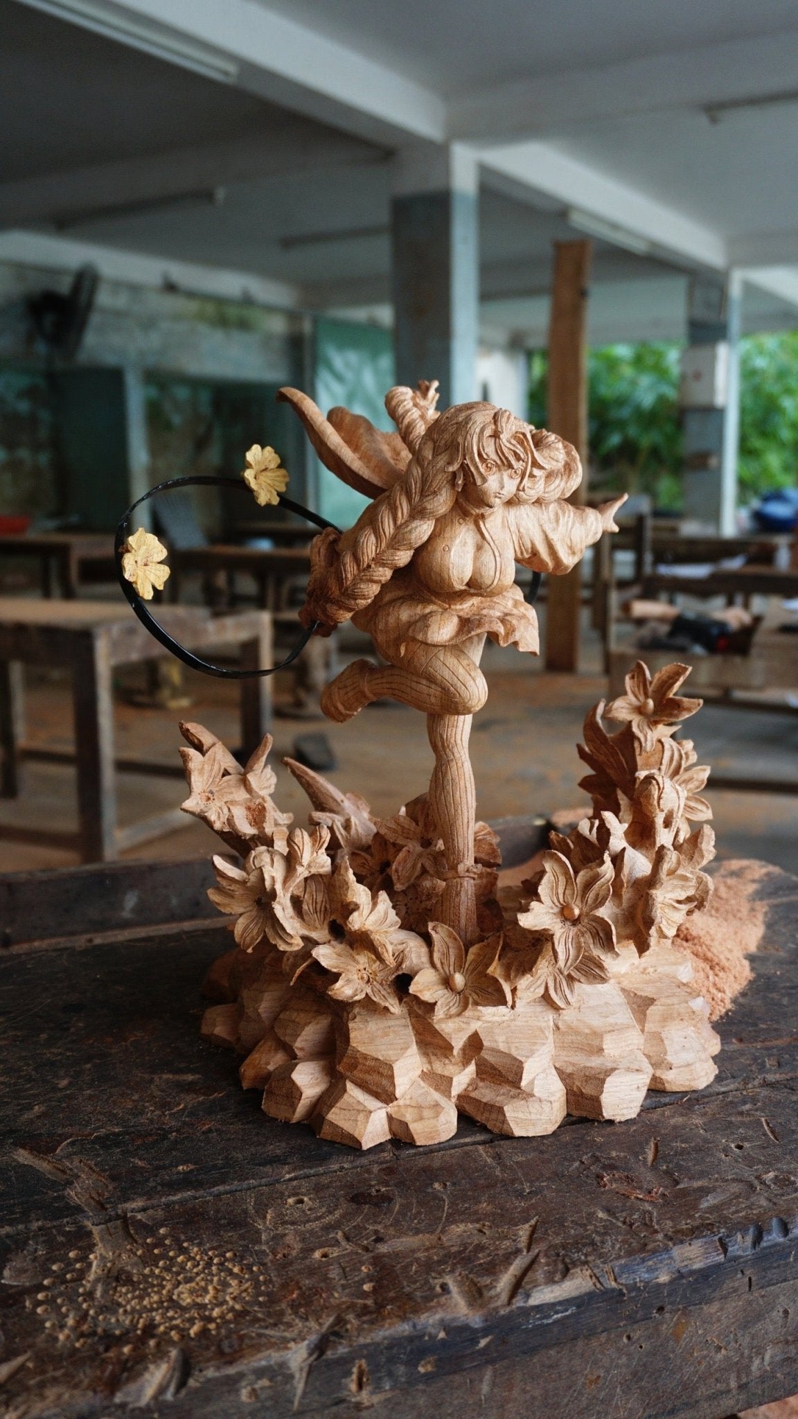 Mitsuri figure Wood Carving - Demon Slayer - Kimetsu no Yaiba - Woodart Vietnam