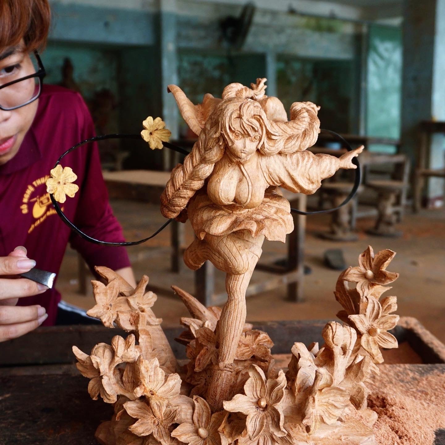 Mitsuri figure Wood Carving - Demon Slayer - Kimetsu no Yaiba - Woodart Vietnam