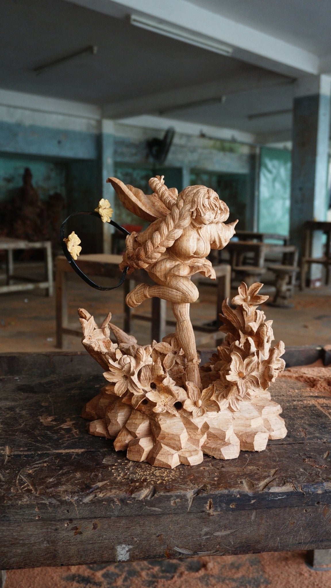 Mitsuri figure Wood Carving - Demon Slayer - Kimetsu no Yaiba - Woodart Vietnam