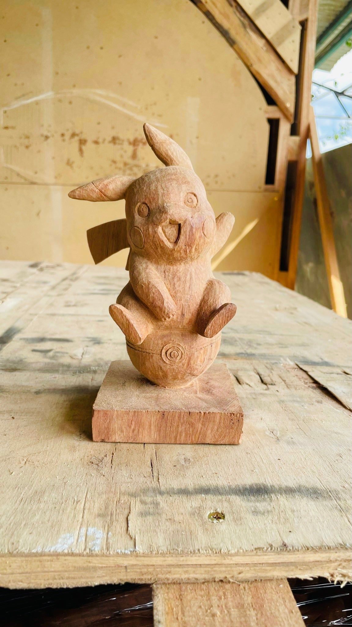Pikachu - Pokémon ball - Woodart Vietnam
