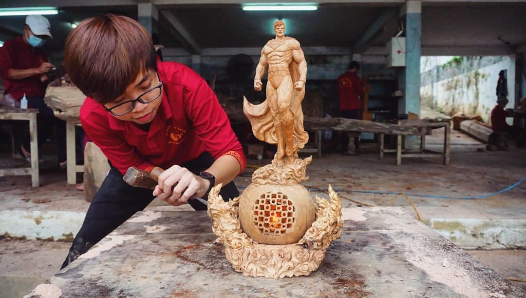 SUPERMAN Glowing Base Sculpture - Woodart Vietnam
